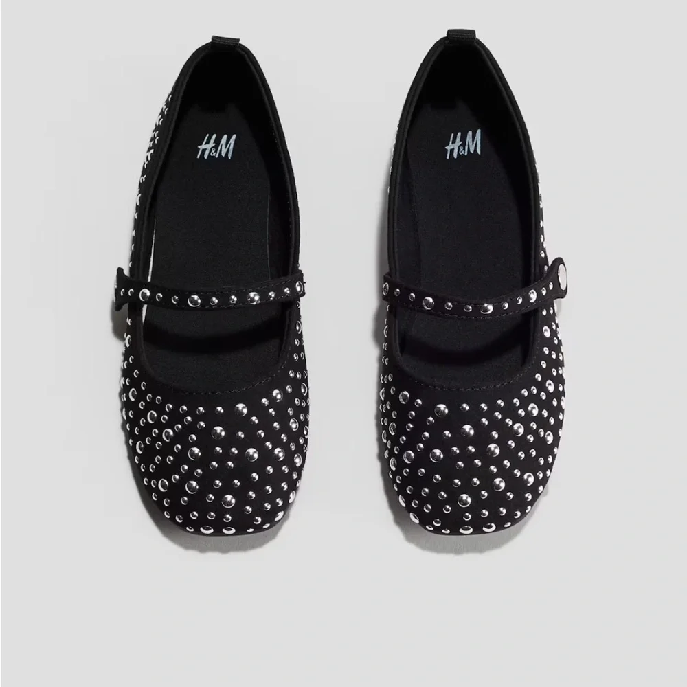 New with tags H&M studded black Mary Jane’s - Picture 1 of 14